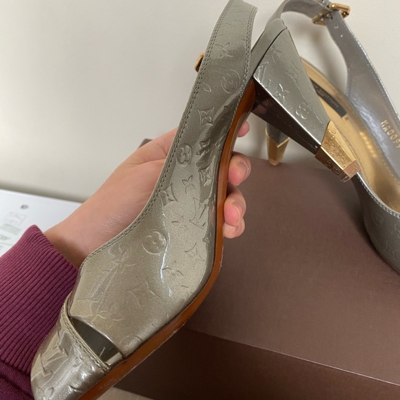 Louis Vuitton heels - Picture 3 of 11